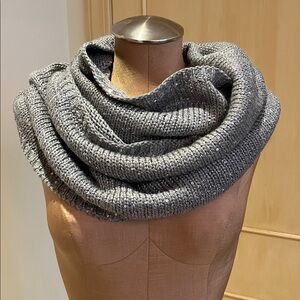 CALVIN KLEIN Sequin & Metallic Thread City Chic Silver/Grey Boho Infinity Scarf